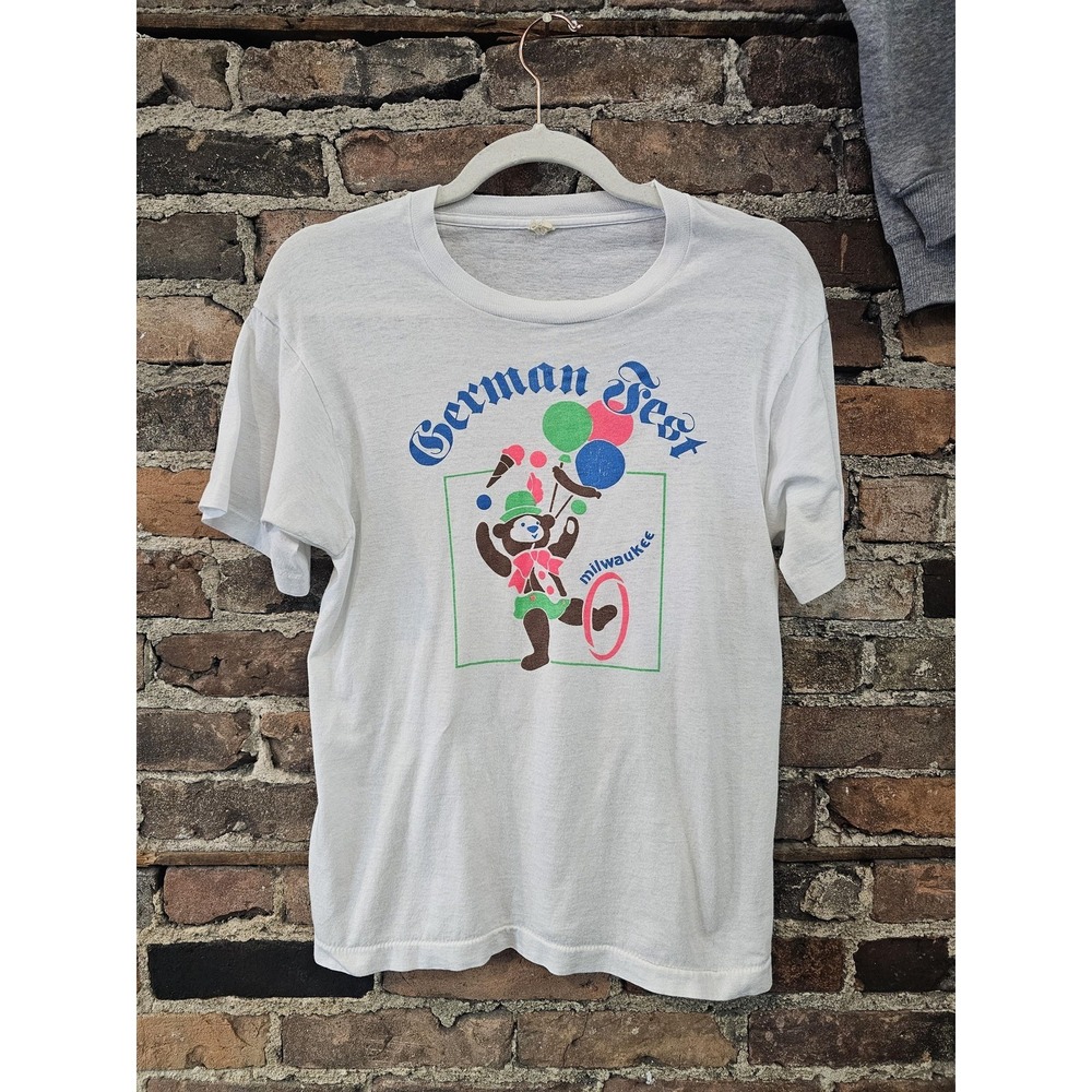 Vintage‎ German Fest Milwaukee Yogi Bear Shirt Mens Small White Oktoberfest Tee
